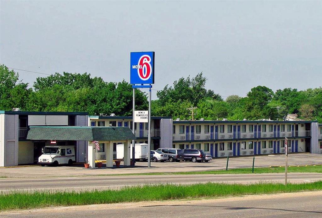 Rodeway Inn Dubuque Exteriör bild